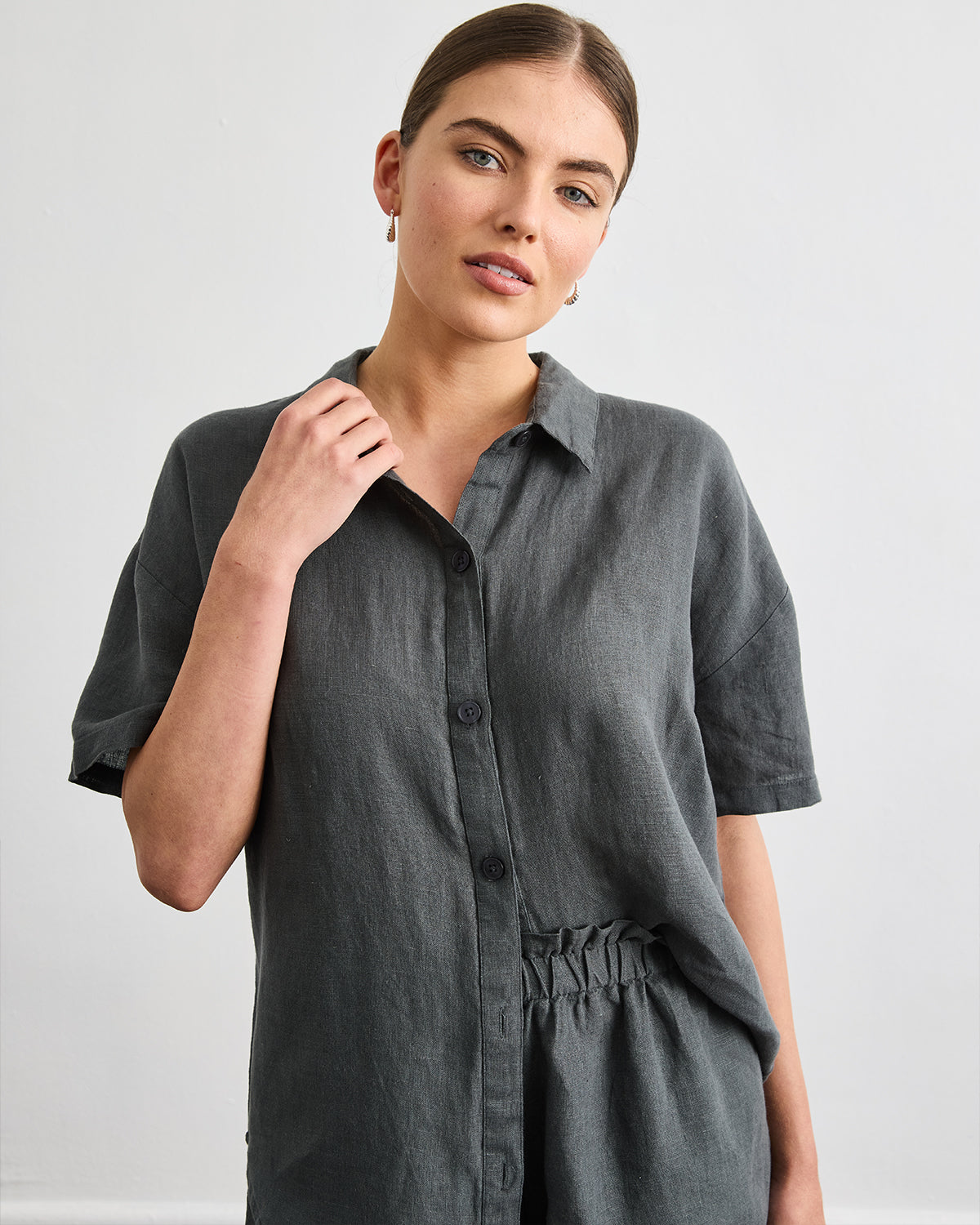 Marina Short Sleeve Shirt in Charcoal